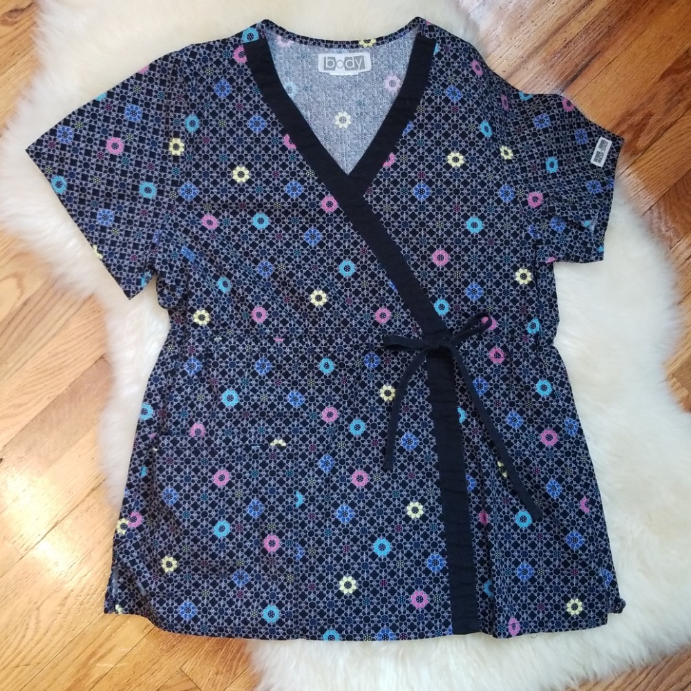 Body Stretch Floral Scrub Top